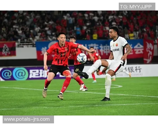 中超精彩对决回放北京队与上海队的巅峰之战全程回顾 中超精彩对决回放北京队与上海队的巅峰之战全程回顾